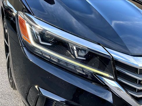 Used 2020 Volkswagen Passat 2.0T R-Line image 28