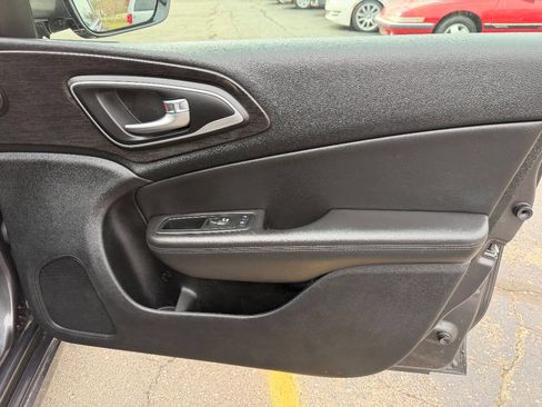 Used 2015 Chrysler 200 C image 17