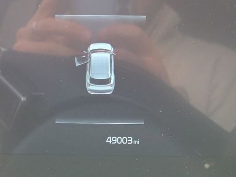 Used 2023 Kia Sportage EX AWD/4WD image 2