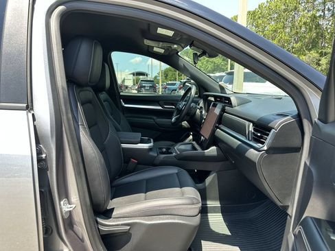 Used 2025 GMC Terrain Elevation w/ Elevation Premium Package AWD/4WD image 27