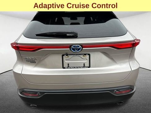 Certified 2024 Toyota Venza LE image 10