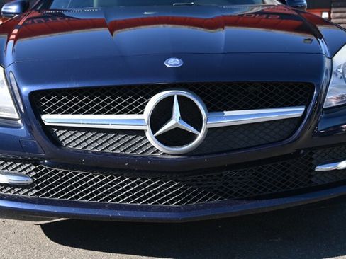 Used 2015 Mercedes-Benz SLK 250 image 4
