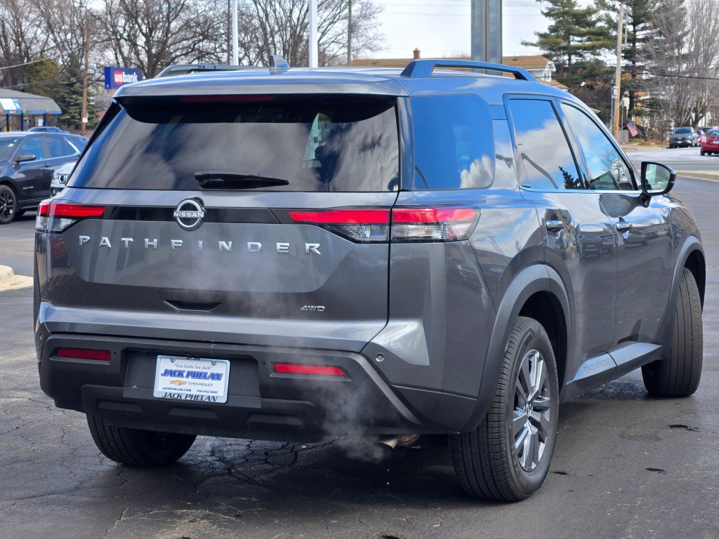 Used 2025 Nissan Pathfinder SV AWD/4WD image 13