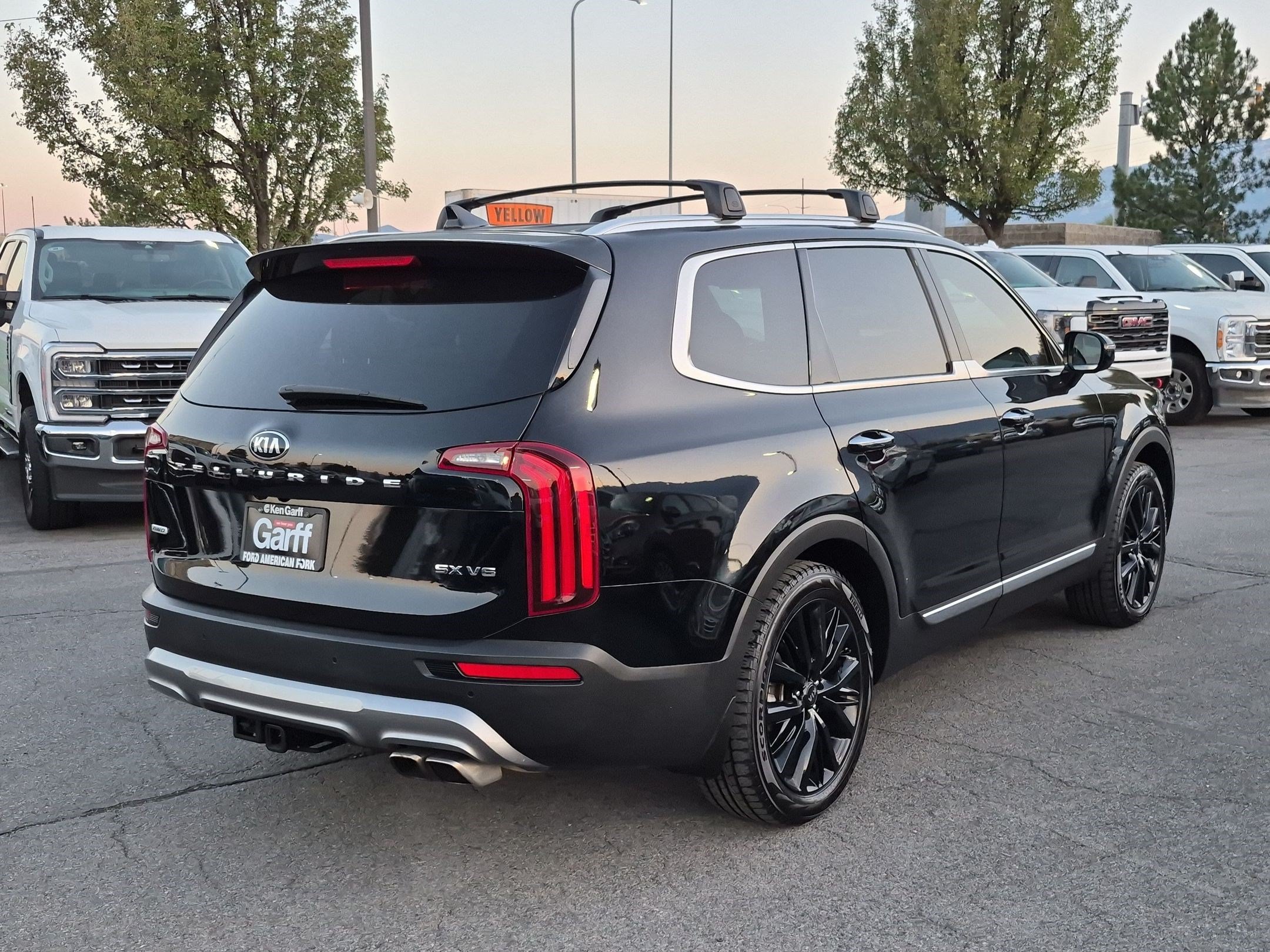 Used 2020 Kia Telluride SX w/ SX Prestige Package AWD/4WD image 3