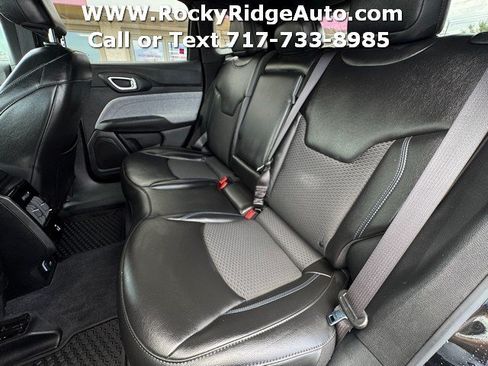Used 2023 Jeep Compass Latitude w/ Convenience Group AWD/4WD image 17
