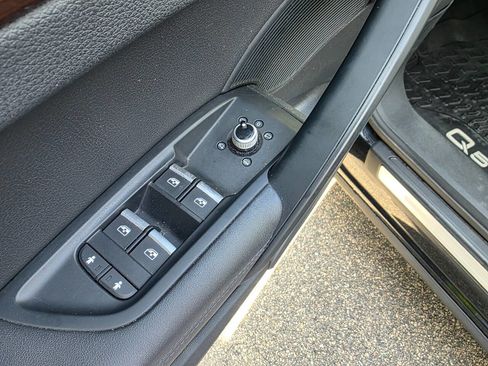 Used 2019 Audi Q5 2.0T Premium Plus w/ Premium Plus Package image 11