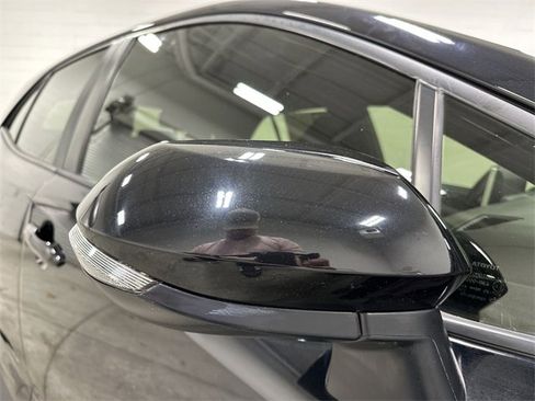 Used 2022 Toyota Corolla SE image 12