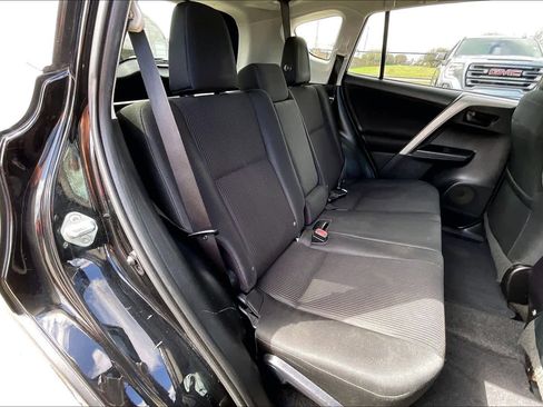 Used 2016 Toyota RAV4 LE image 19