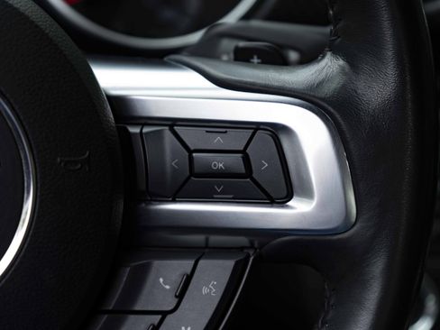 Used 2018 Ford Mustang Coupe image 21