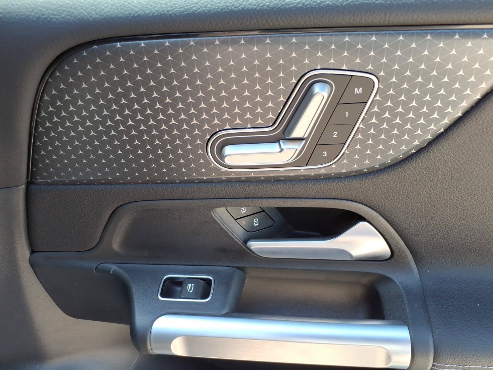Used 2025 Audi Q5 Premium Plus AWD/4WD image 31