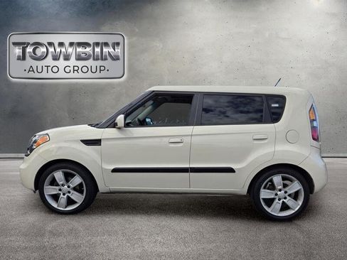 Used 2010 Kia Soul ! FWD image 8