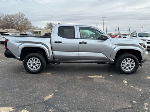 Used 2025 Toyota Tacoma SR image 7
