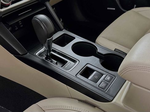 Used 2018 Subaru Outback 3.6R Limited image 16