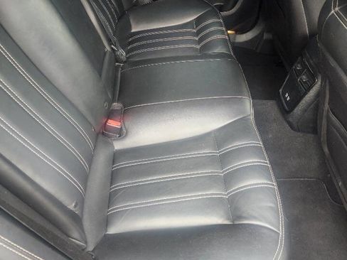 Used 2019 Chrysler 300 S AWD/4WD image 14