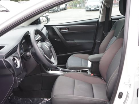 Used 2018 Toyota Corolla LE image 9