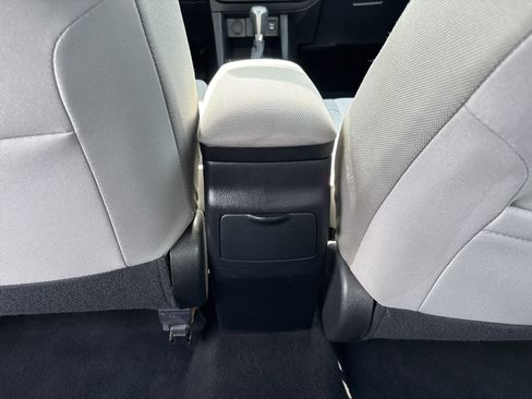Used 2015 Toyota Corolla LE FWD image 16