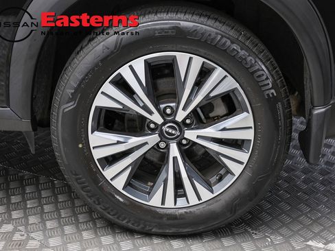 Used 2023 Nissan Rogue SV AWD/4WD image 8