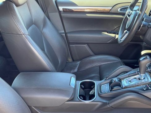 Used 2016 Porsche Cayenne image 10