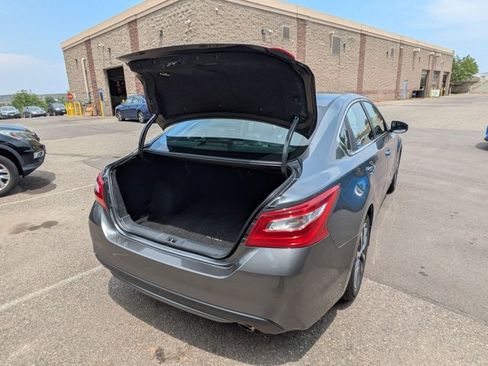 Used 2017 Nissan Altima 2.5 SL FWD image 22