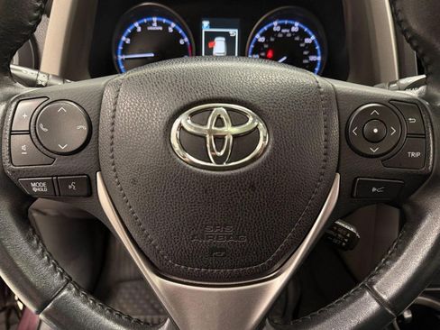Used 2018 Toyota RAV4 XLE AWD/4WD image 13