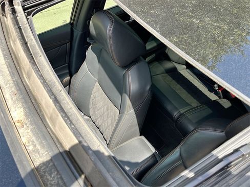 Used 2022 Nissan Maxima SR w/ Sport Mat Group image 23