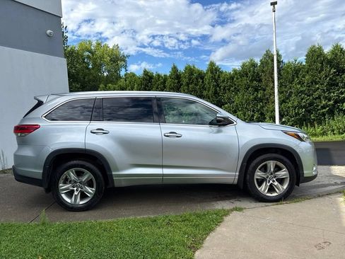 Used 2018 Toyota Highlander Limited AWD/4WD image 2
