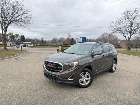Used 2019 GMC Terrain SLE w/ Driver Convenience Package image 1