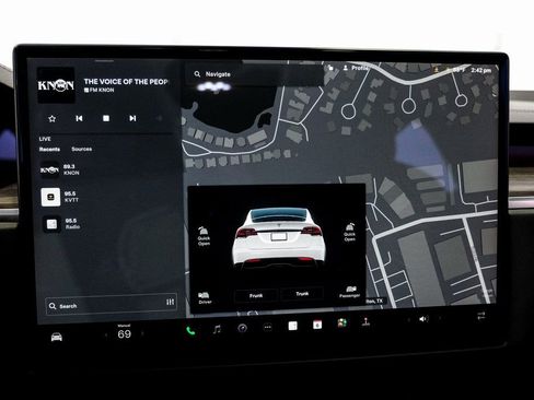 Used 2022 Tesla Model X image 22