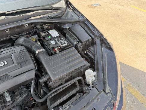 Used 2021 Volkswagen GTI SE FWD image 39
