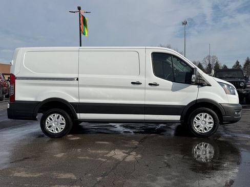 Used 2023 Ford E-Transit Low Roof image 9