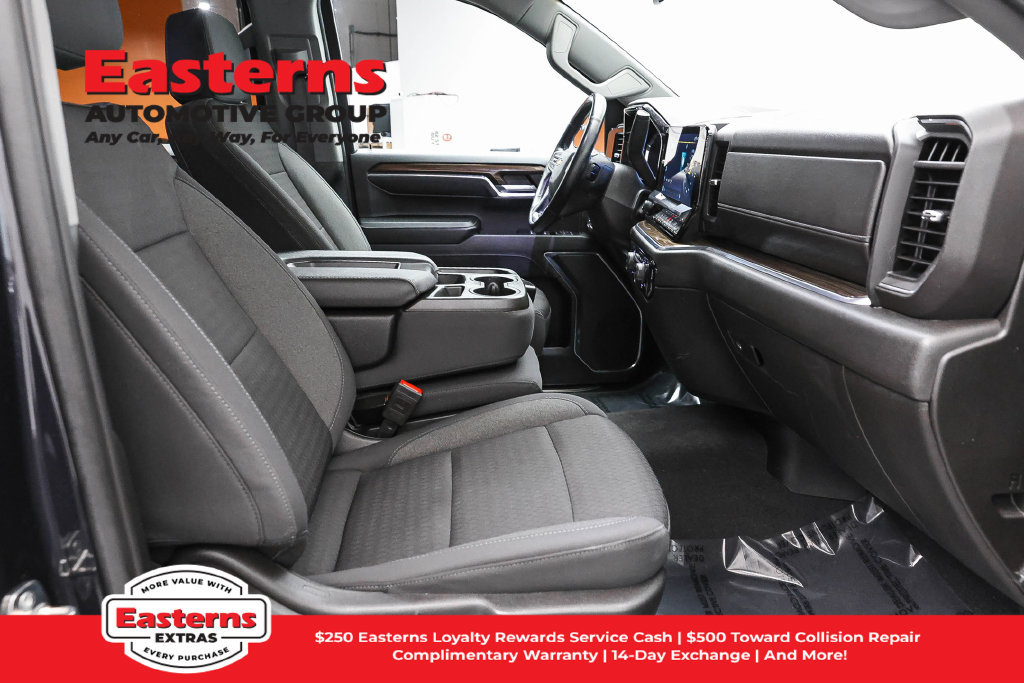 Used 2023 Chevrolet Silverado 1500 LT AWD/4WD image 27