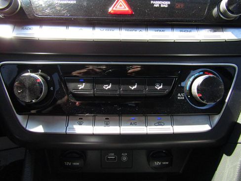 Used 2018 Hyundai Sonata SE FWD image 16