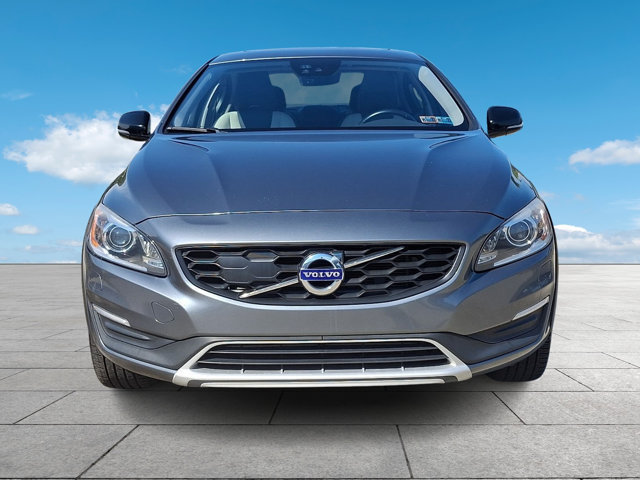 Used 2017 Volvo S60 T5 Cross Country Platinum AWD/4WD image 2