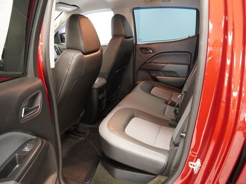 Used 2018 Chevrolet Colorado Z71 AWD/4WD image 17