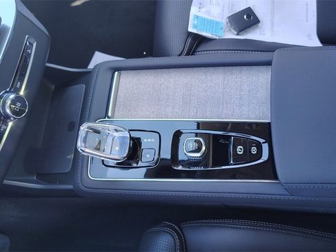 New 2026 Volvo XC90 B6 Ultra image 23