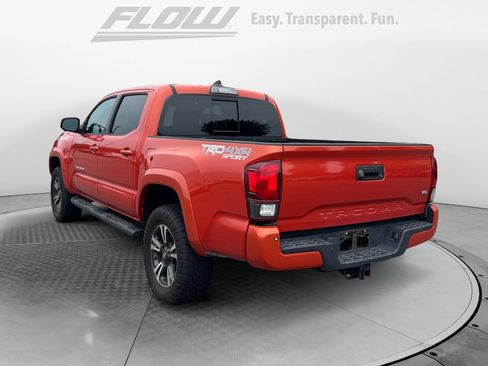Used 2018 Toyota Tacoma TRD Sport w/ Technology Package AWD/4WD image 5