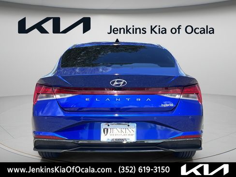 Used 2023 Hyundai Elantra Limited FWD image 4