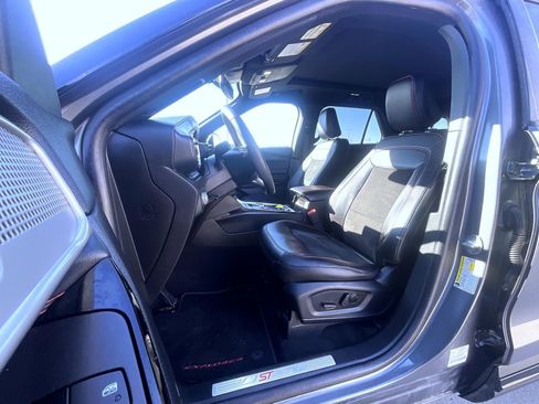 Used 2023 Ford Explorer ST-Line w/ Class IV Trailer Tow Package image 10
