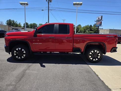 Used 2020 Chevrolet Silverado 2500 Custom w/ Custom Value Package AWD/4WD image 6