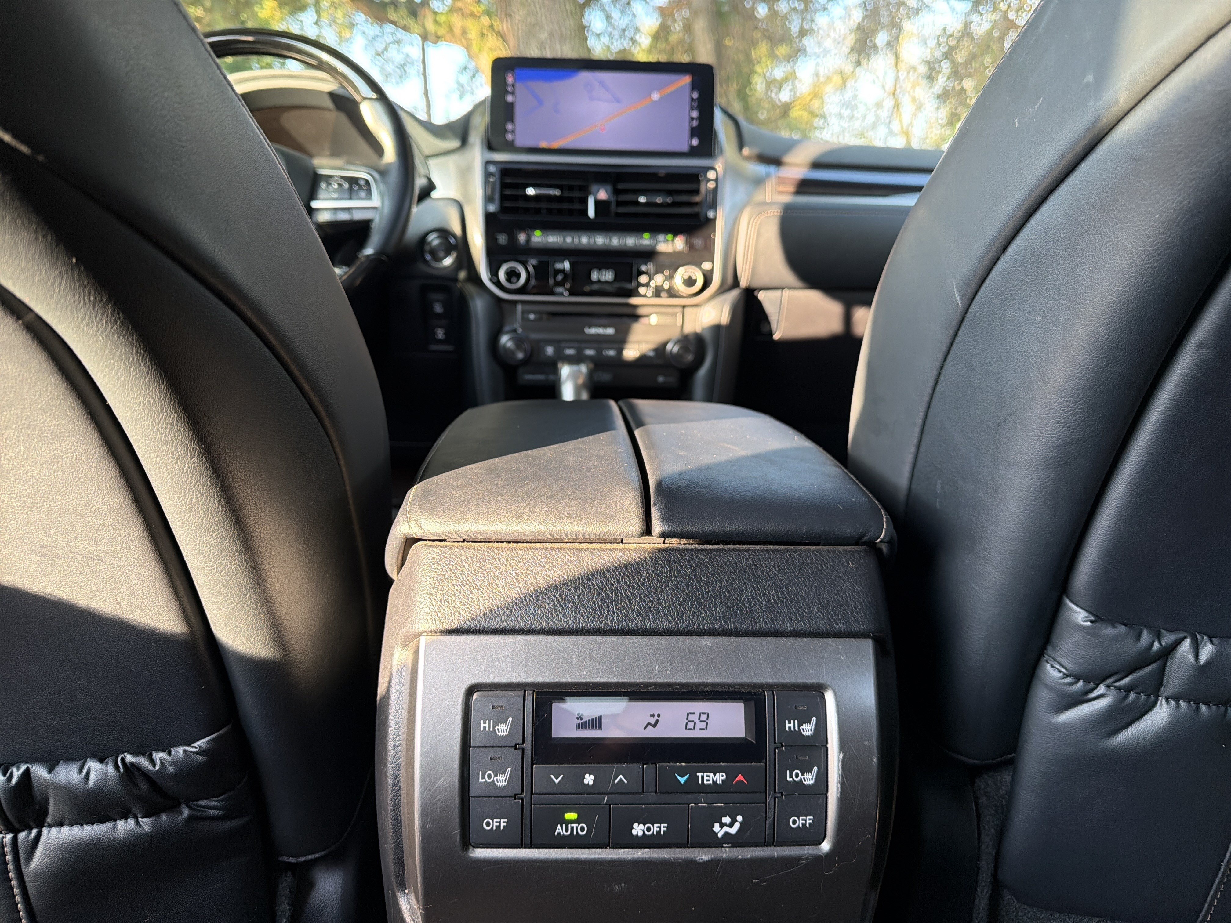 Certified 2023 Lexus GX 460 Luxury w/ Sport Design Package AWD/4WD image 38