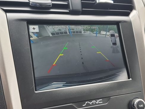Used 2019 Ford Fusion SE FWD image 20