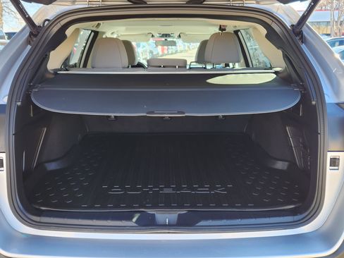 Used 2023 Subaru Outback Premium image 12