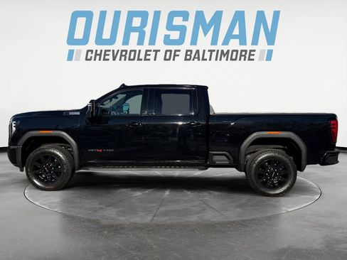 Used 2024 GMC Sierra 2500 AT4 w/ AT4 Preferred Package image 3
