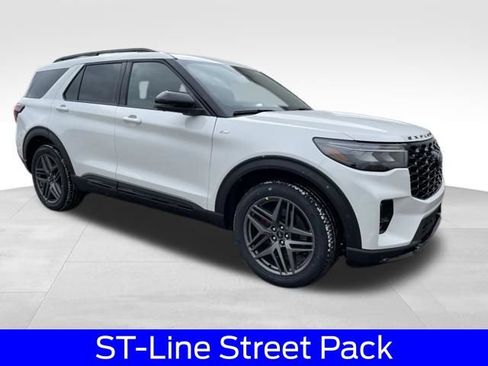 New 2026 Ford Explorer ST-Line w/ ST-Line Street Pack AWD/4WD image 7