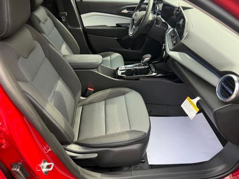 New 2026 Chevrolet Trax LT w/ Driver Confidence Package FWD image 13