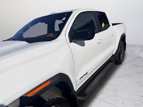 Used 2023 GMC Canyon AT4 w/ Technology Package image 14