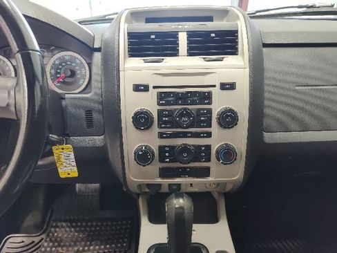 Used 2011 Ford Escape XLT w/ 202A Rapid Spec Order Code AWD/4WD image 23