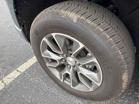 Used 2025 Chevrolet Silverado 1500 LT w/ Leather Package image 12