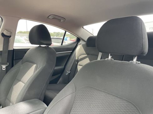 Used 2020 Hyundai Elantra SE w/ Cargo Package (C1) FWD image 10