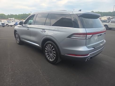 Used 2024 Lincoln Aviator 2WD w/ Premium Package image 8
